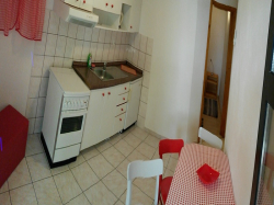 Apartmani LUČIĆ  Ivan Dolac (Otok Hvar)