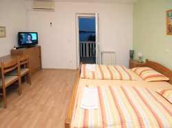 Apartmenthaus Pansion Krivic Kastel Gomilica