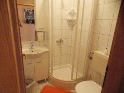 Apartmenthaus Vivien Kustici (Insel Pag)