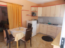 Apartmenthaus Vivien Kustici (Insel Pag)