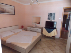 Apartmenthaus Vivien Kustici (Insel Pag)