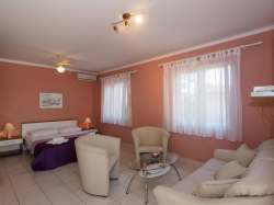 Apartmenthaus Villa Petra  Selce