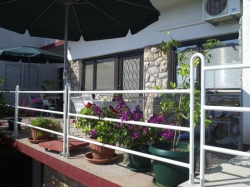 Apartmenthaus DADO Starigrad (Paklenica)