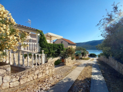 Apartments Lovretić Kali (Island Ugljan)